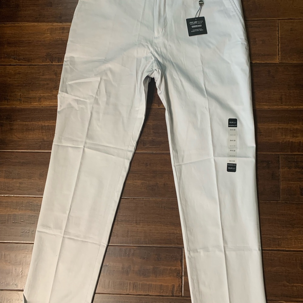 Men’s White Dress Pants with Elegant Design